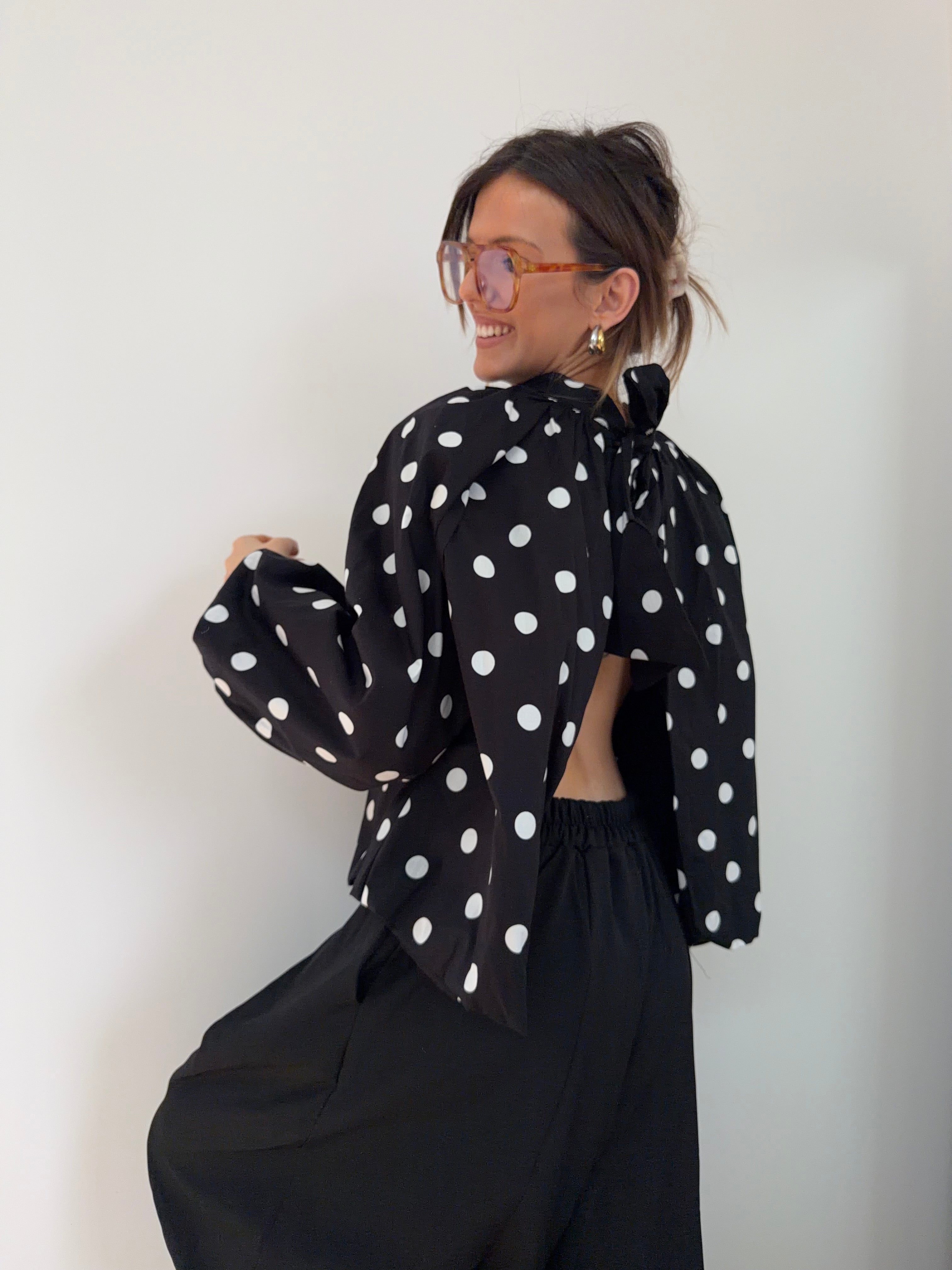Blouse dos nu à pois - noire