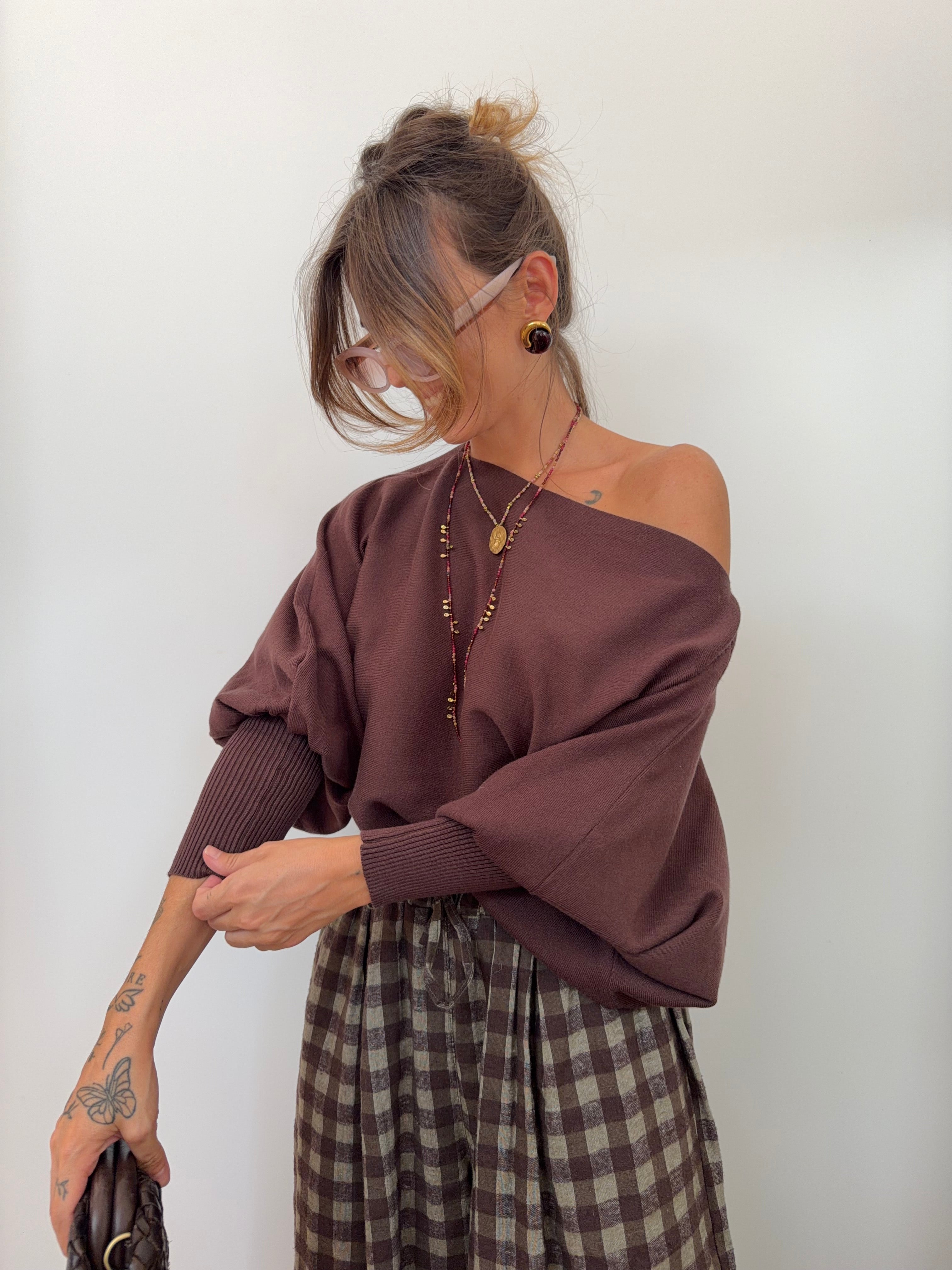Pull asymétrique court - chocolat
