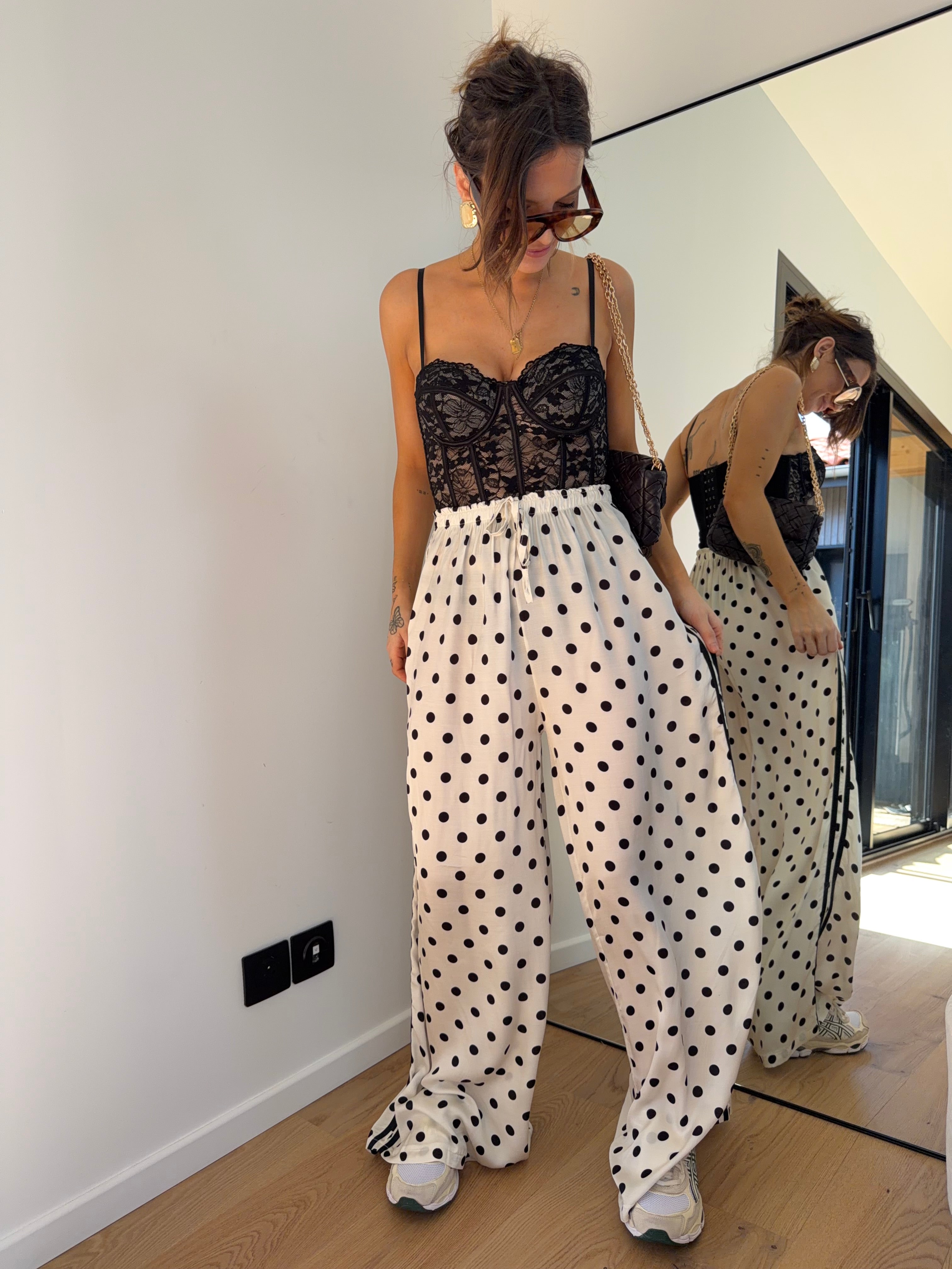 Pantalon en soie fluide à pois - beige