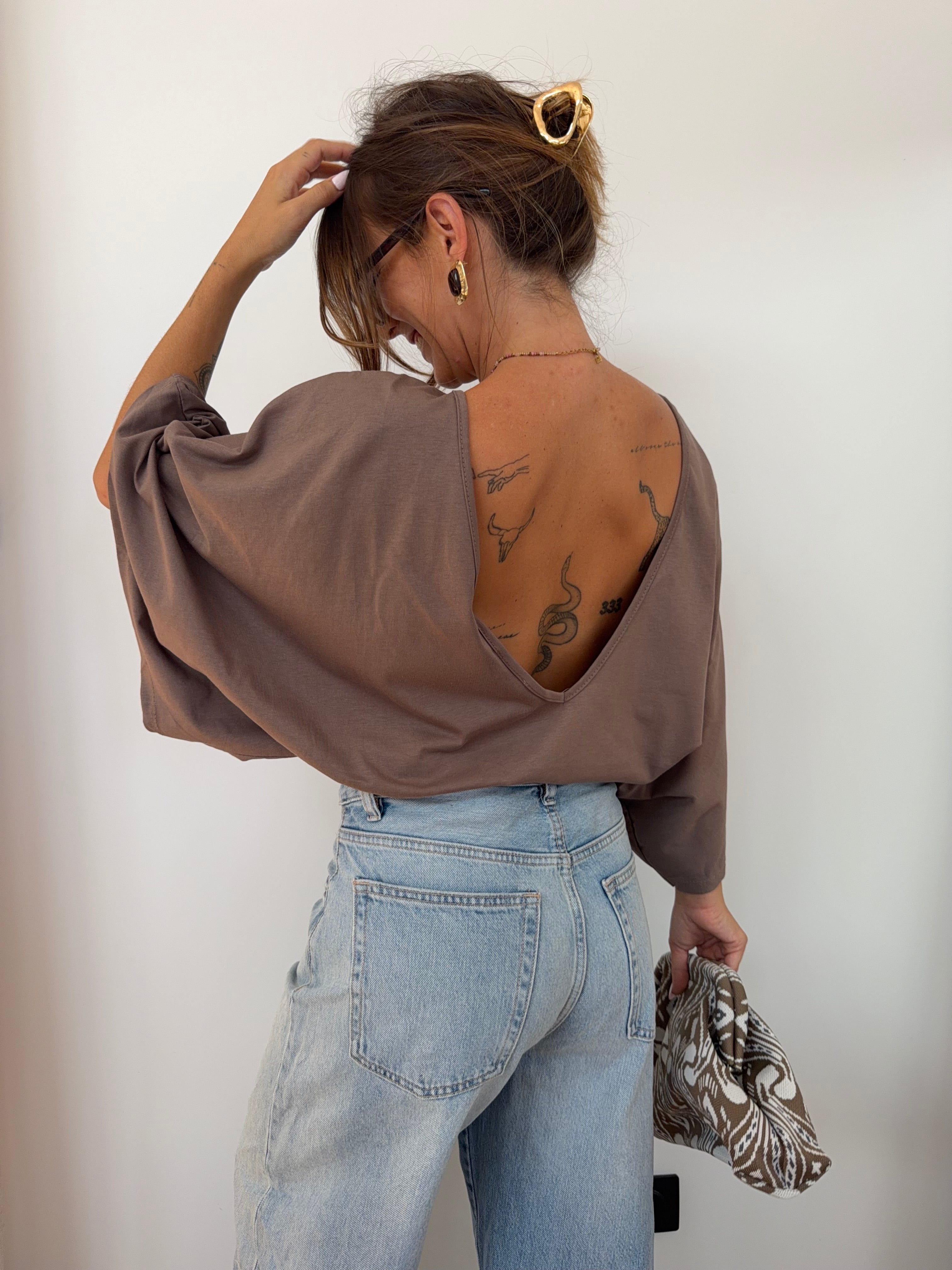 T-shirt Lover's dos nu V - taupe