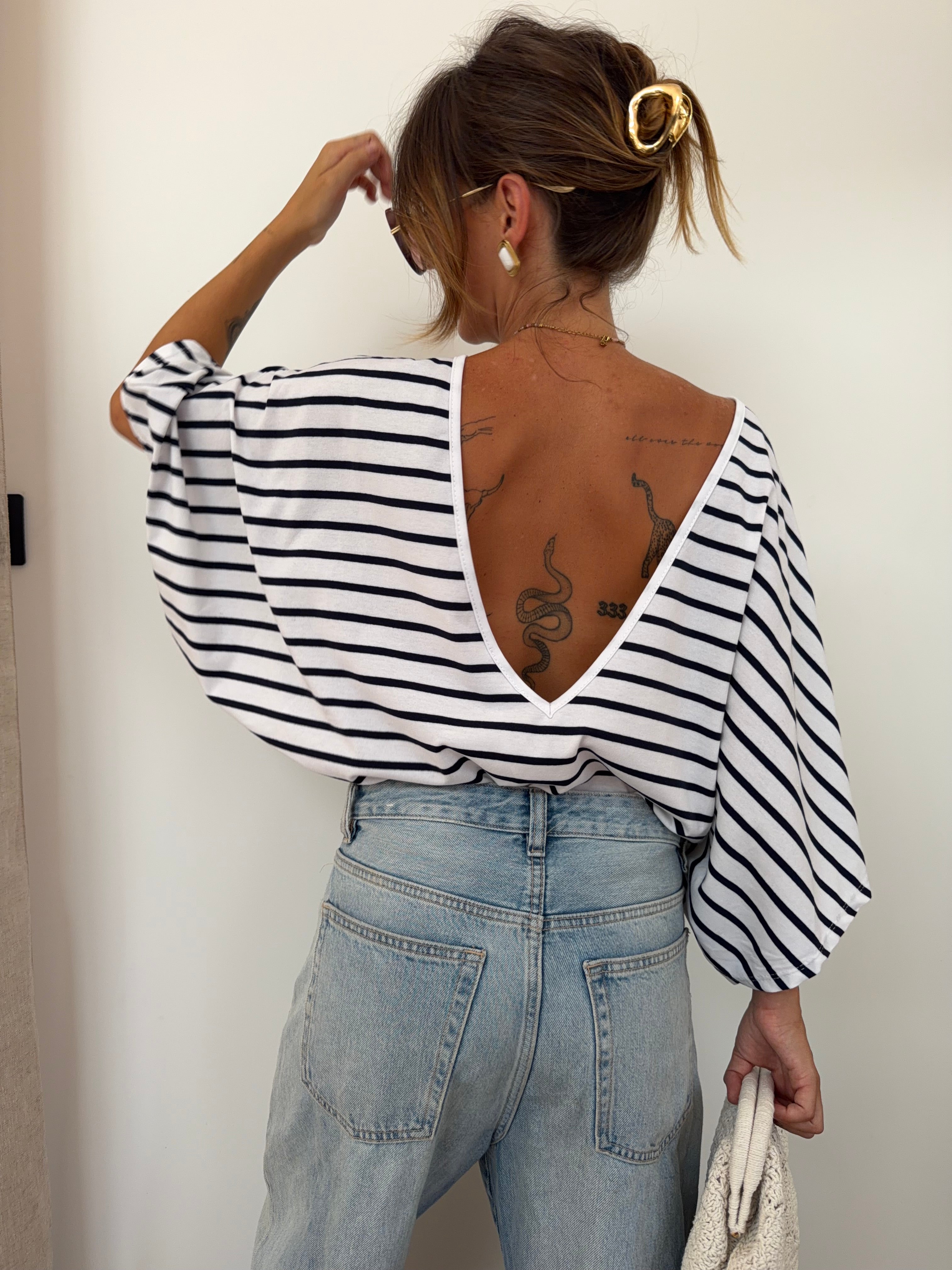 T-shirt dos nu V - blanc rayé bleu