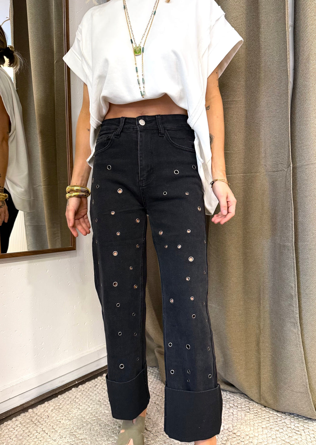 Jeans à oeillets - noir brut