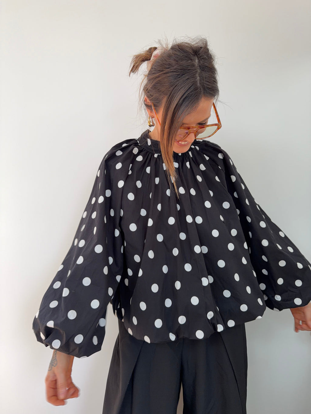 Blouse dos nu à pois - noire