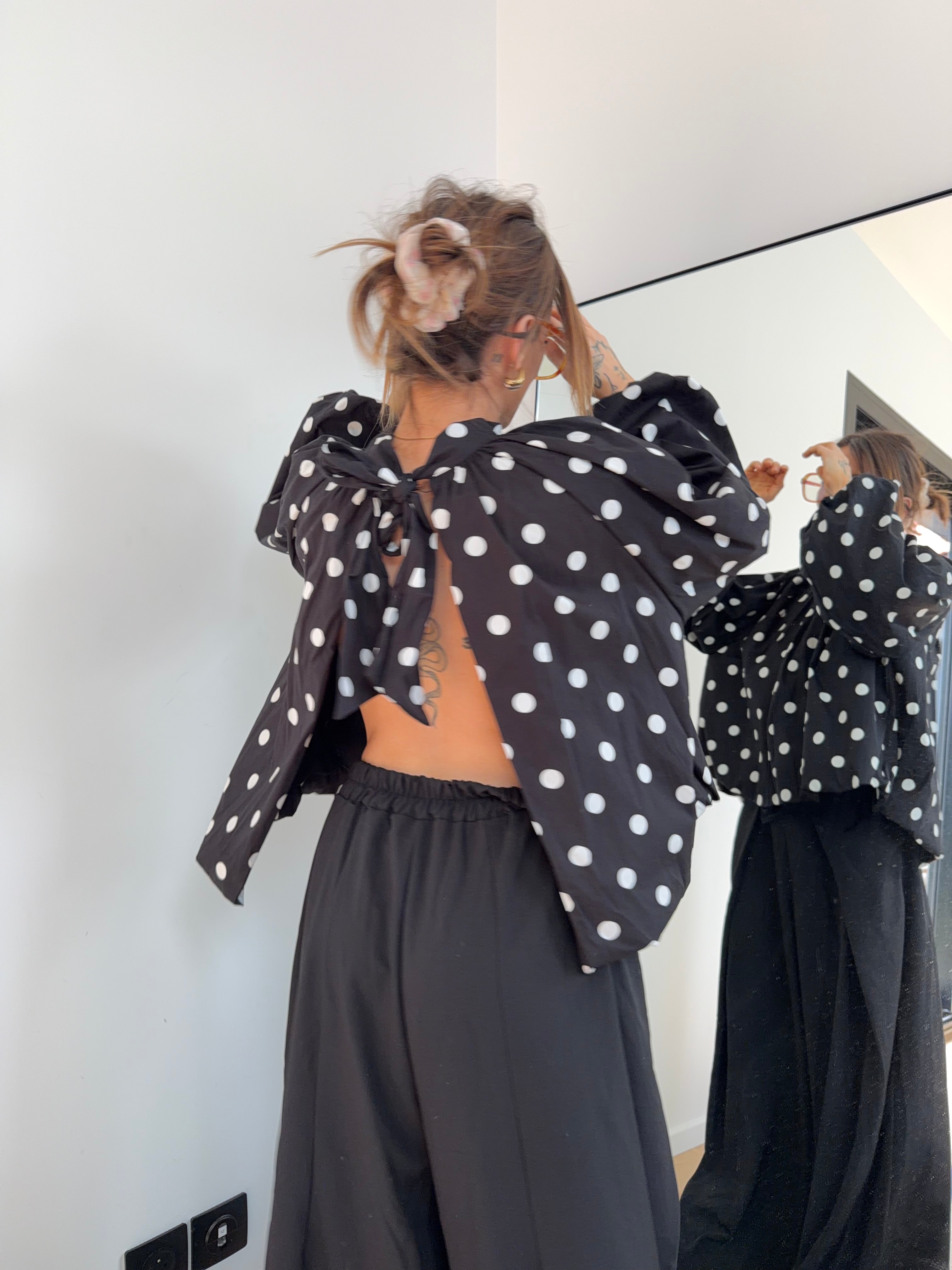 Blouse dos nu à pois - noire