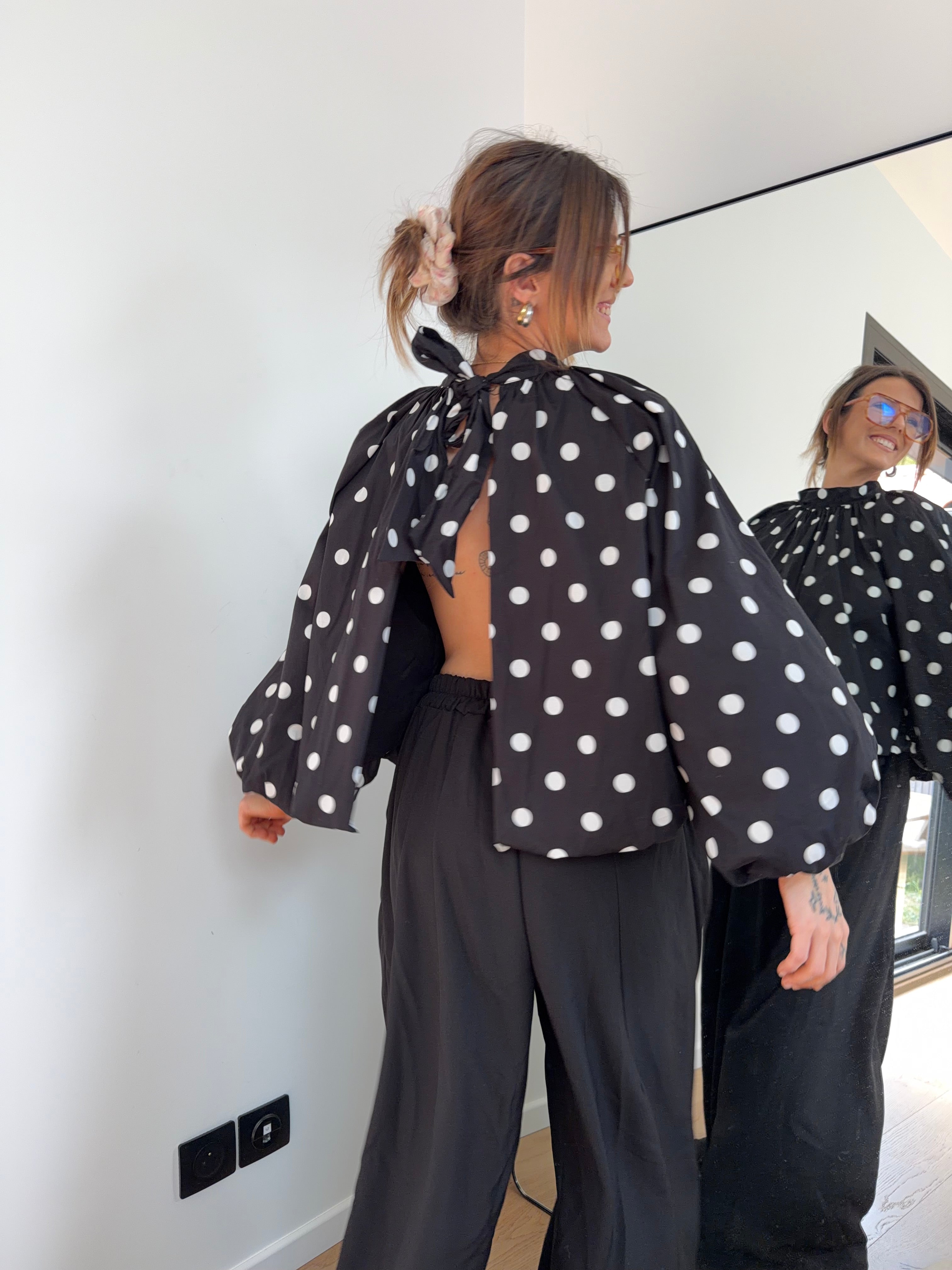 Blouse dos nu à pois - noire