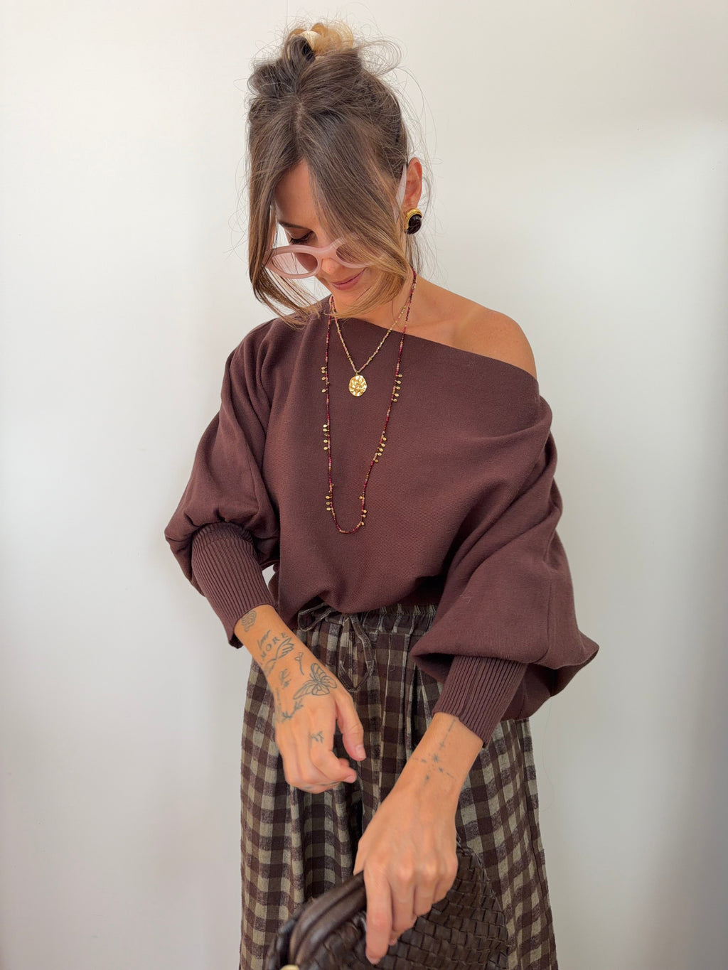 Pull asymétrique court - chocolat