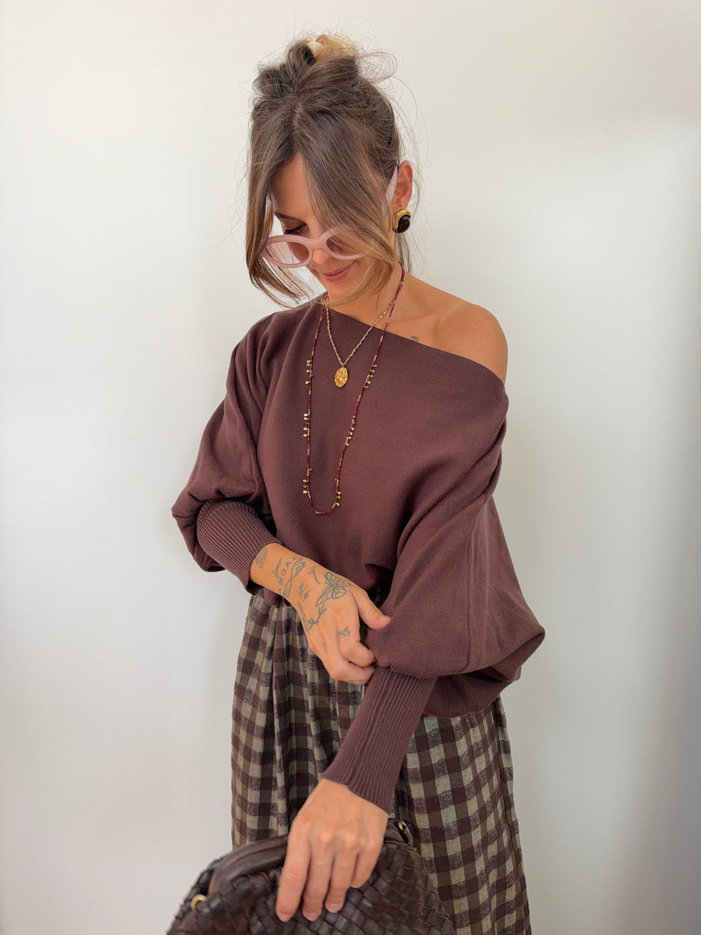 Pull asymétrique court - chocolat