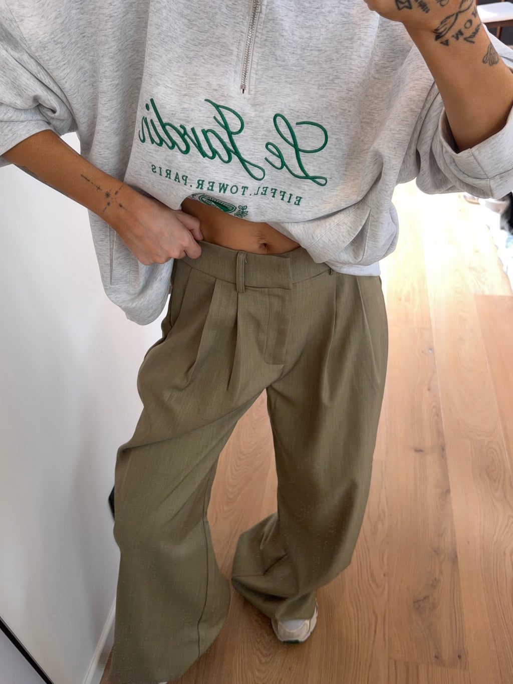 Pantalon droit à détails - olive