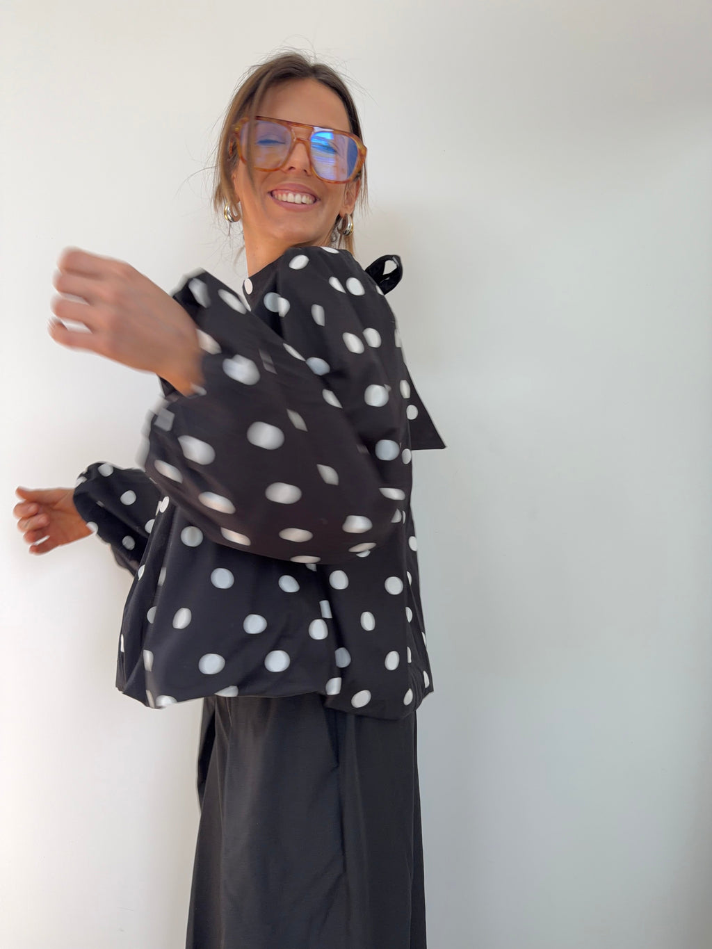Blouse dos nu à pois - noire