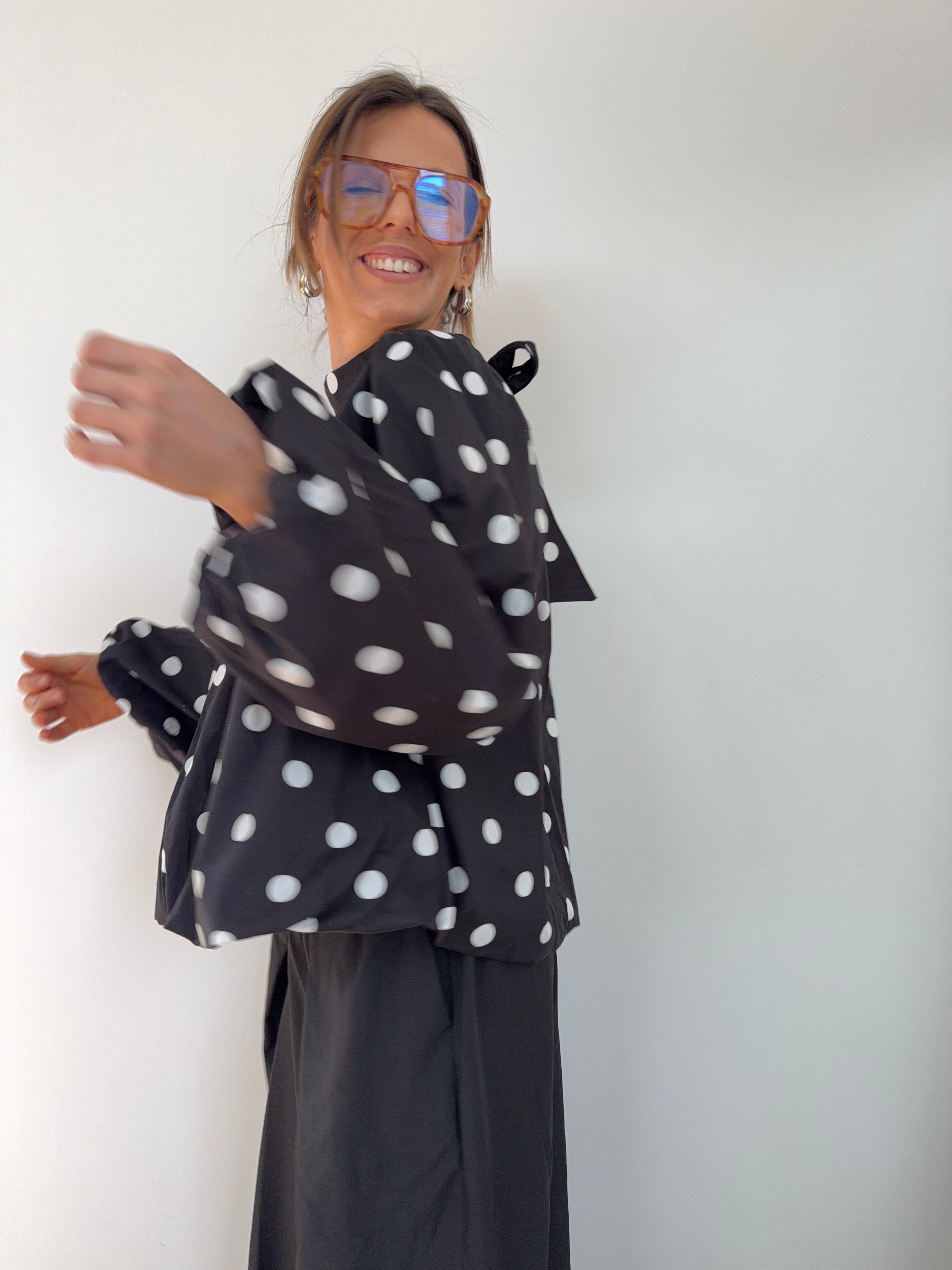 Blouse dos nu à pois - noire