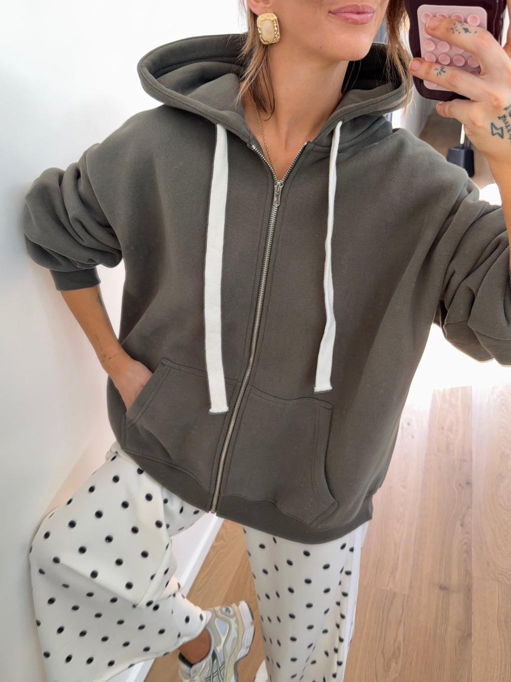 Veste sweat kaki à capuche