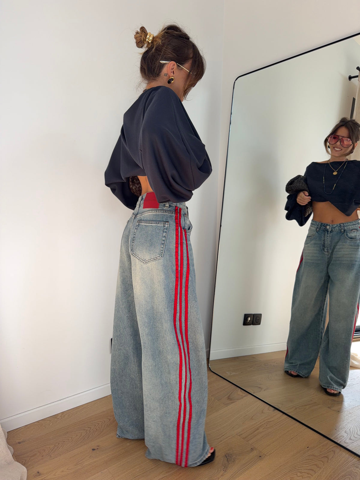 Jeans à bandes rouges (pré commande)