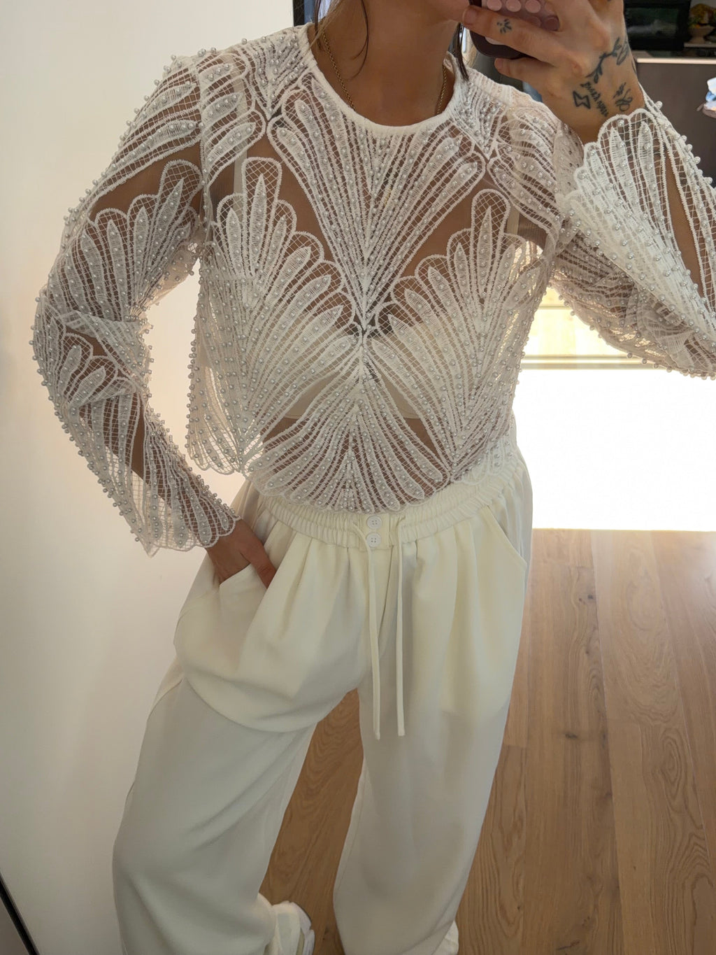 Haut dentelle et perles - blanc