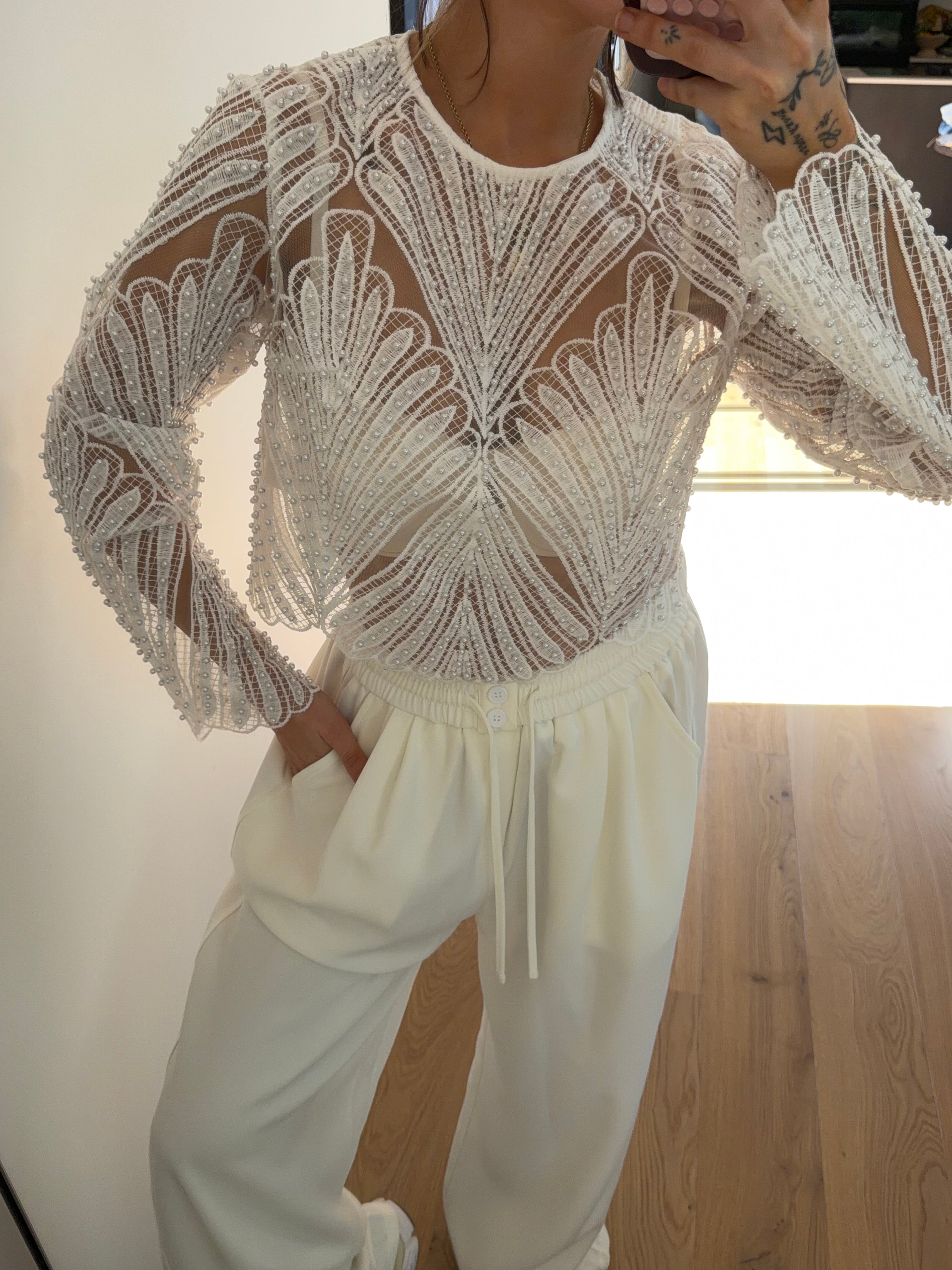 Haut dentelle et perles - blanc